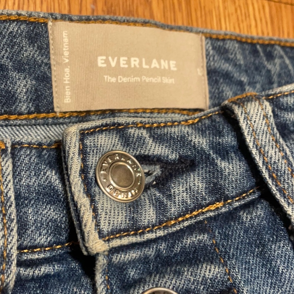 Everlane blue jean pencil skirt pockets so cute
